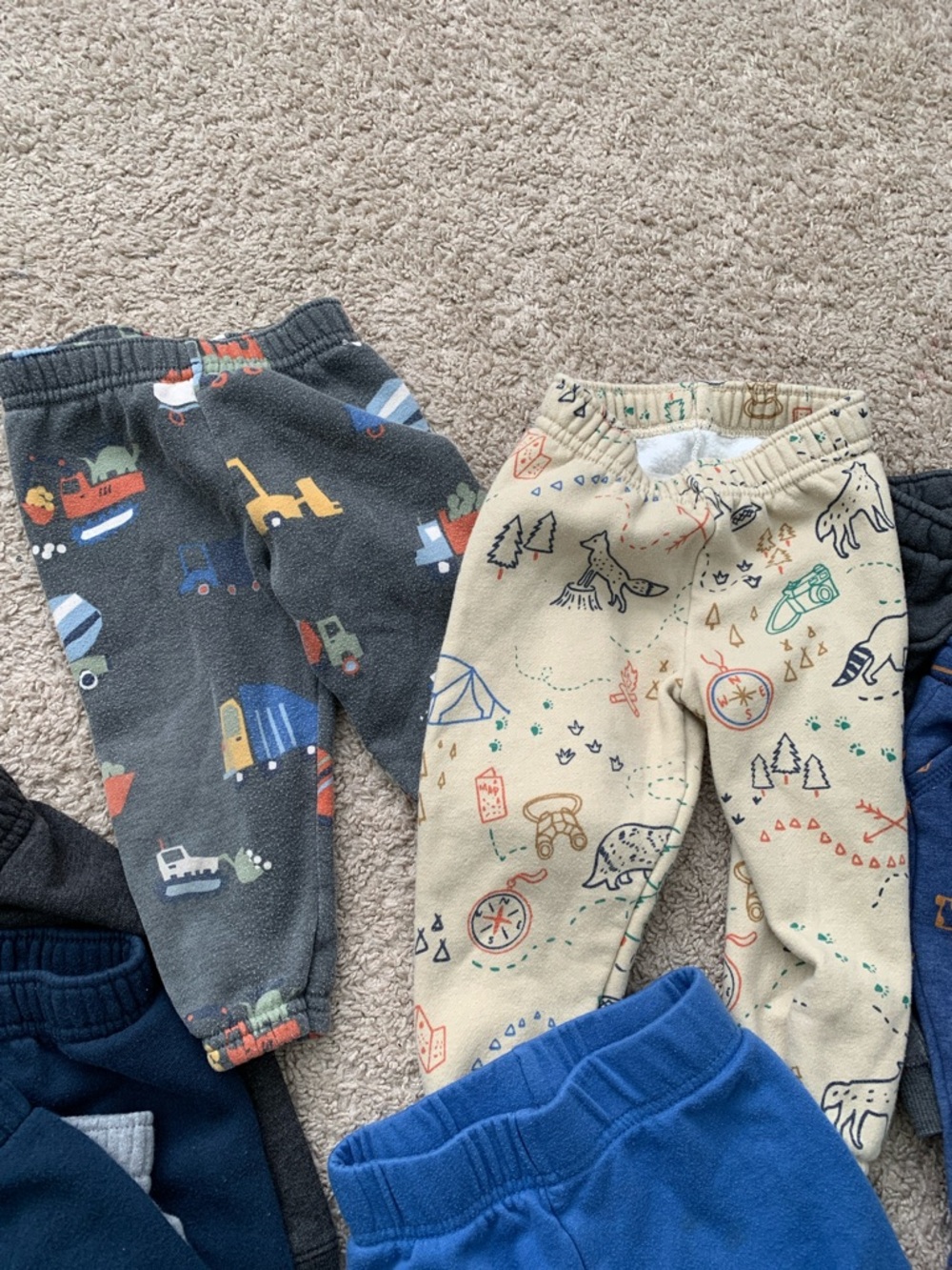 Qty. 13 infant sweat pants 6-9m & 12m - Picture 6 of 9